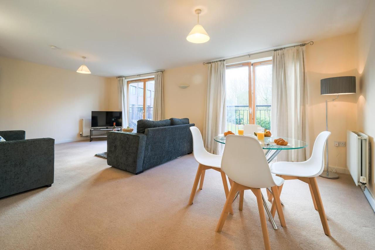 Huntley House Villa Milton Keynes Eksteriør bilde