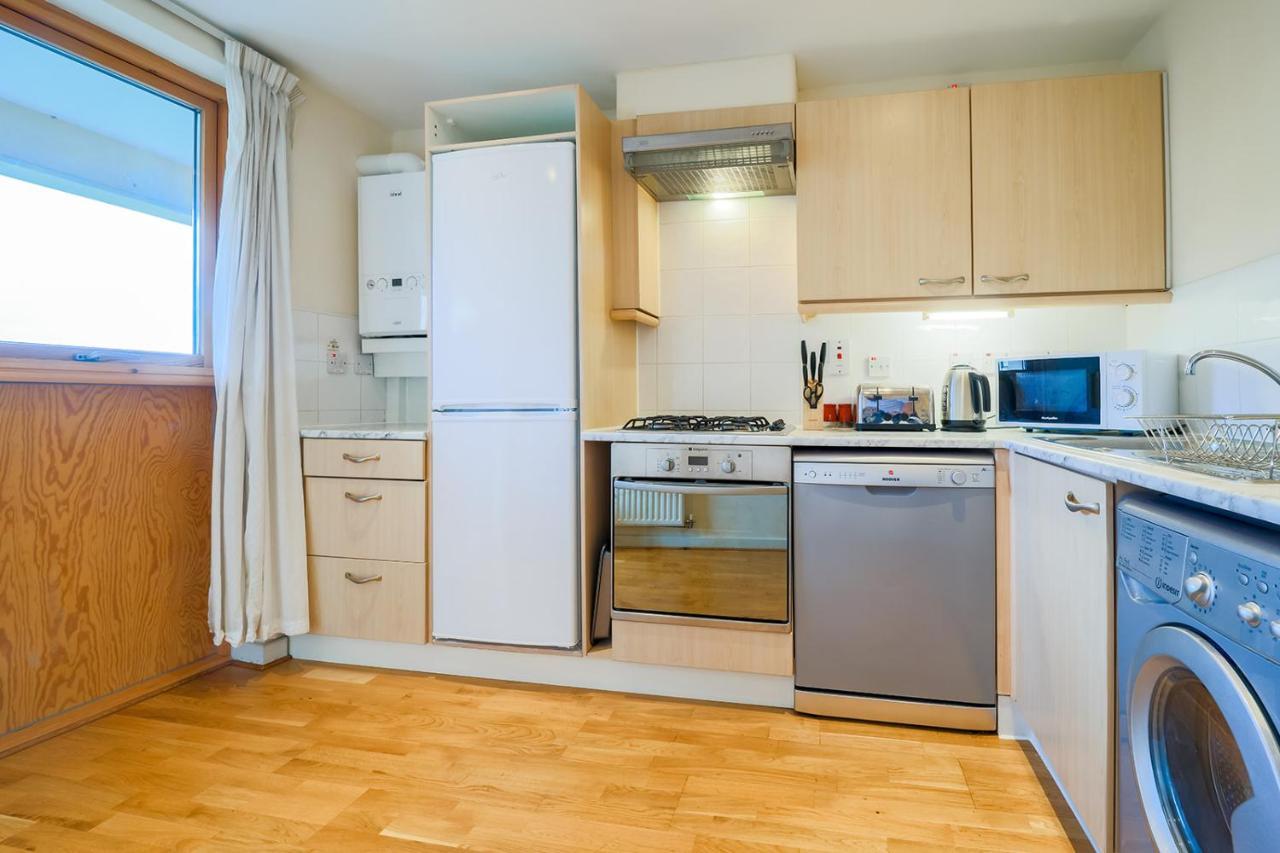 Huntley House Villa Milton Keynes Eksteriør bilde