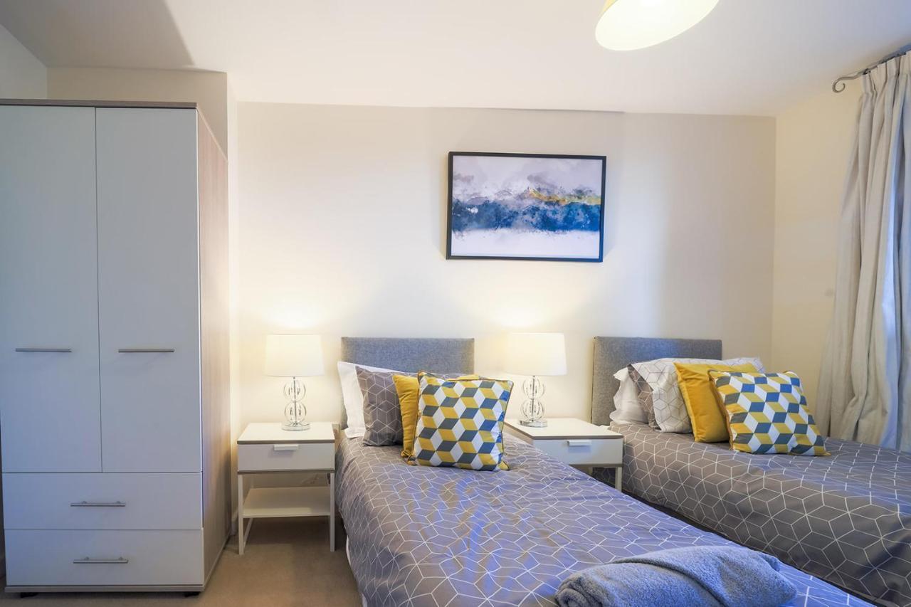 Huntley House Villa Milton Keynes Eksteriør bilde
