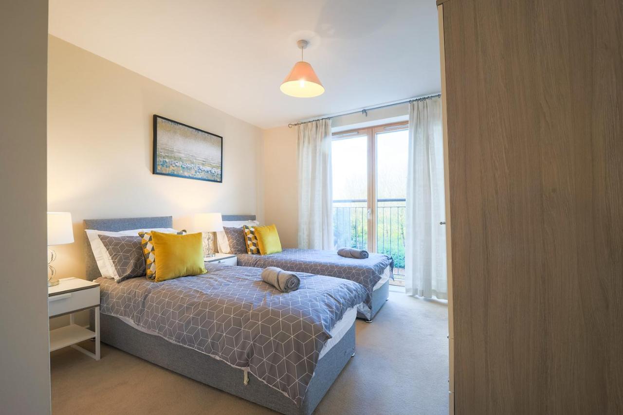 Huntley House Villa Milton Keynes Eksteriør bilde